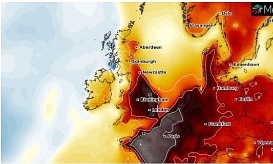 uk and europe weather forecast latest august 13 upgraded warnings for thunderstorm as danger to life to battle uk