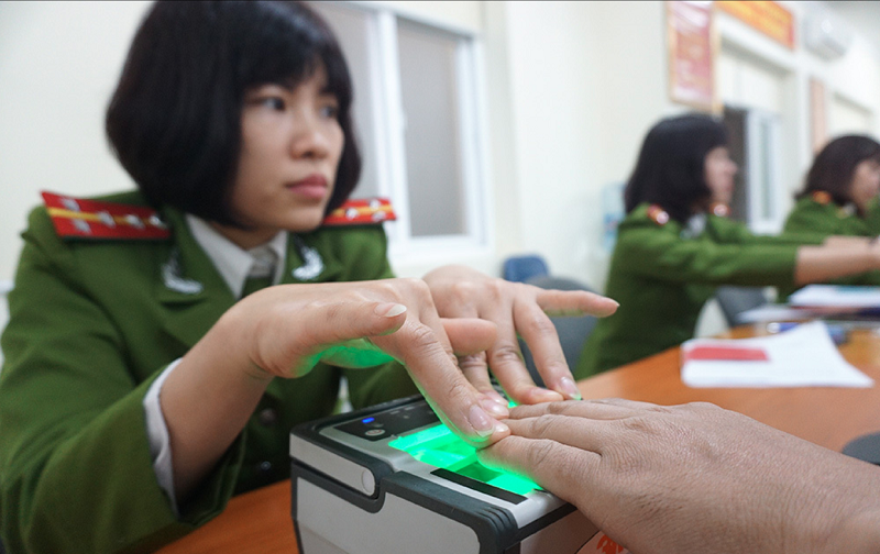 Electronic ID cards with multiple informations to review for issuing in Vietnam