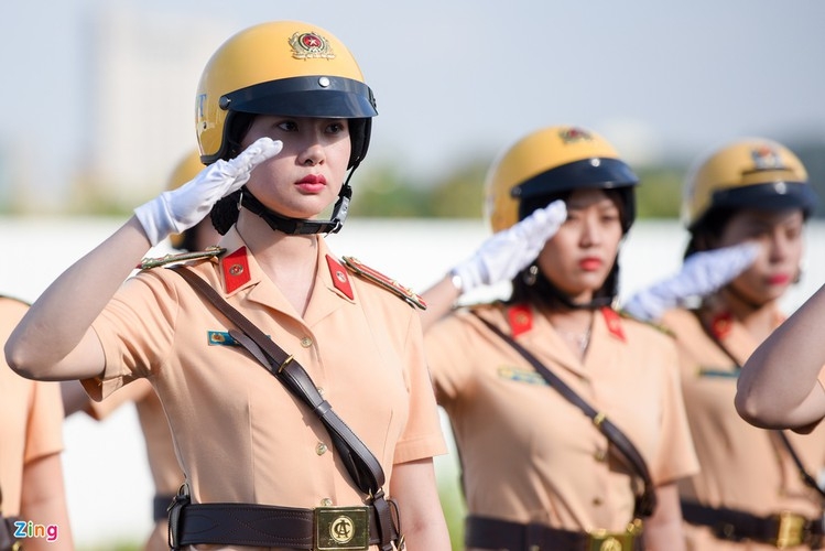 First all-women police escort makes debut in Ho Chi Minh City