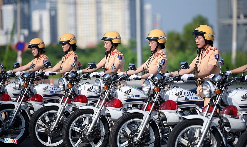 First all-women police escort makes debut in Ho Chi Minh City
