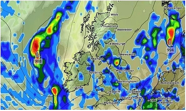 UK and Europe weather forecast latest, September 24: Freeze smashs Britain with torrential rain and powerful winds