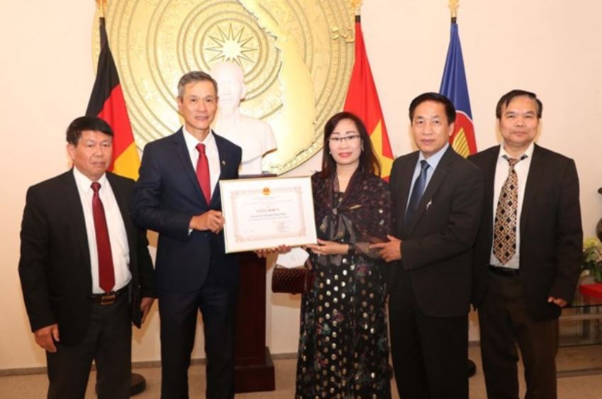 overseas vietnamese in germany honoured for outstanding contributions