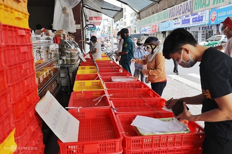 F&B firms in HCMC brace for reopening challenges