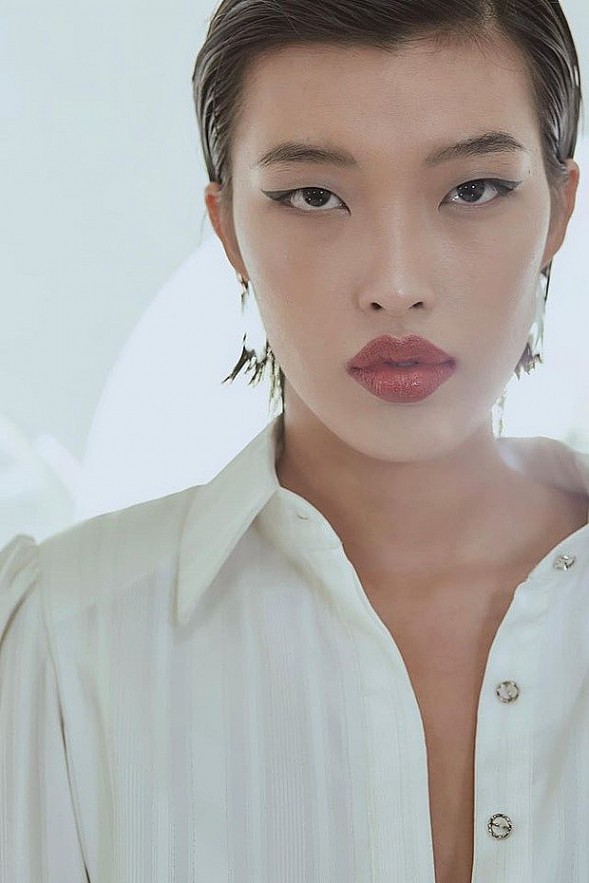 Dolce & Gabbana's Milan Fashion Show: First Vietnamese Model To Walk The Runway
