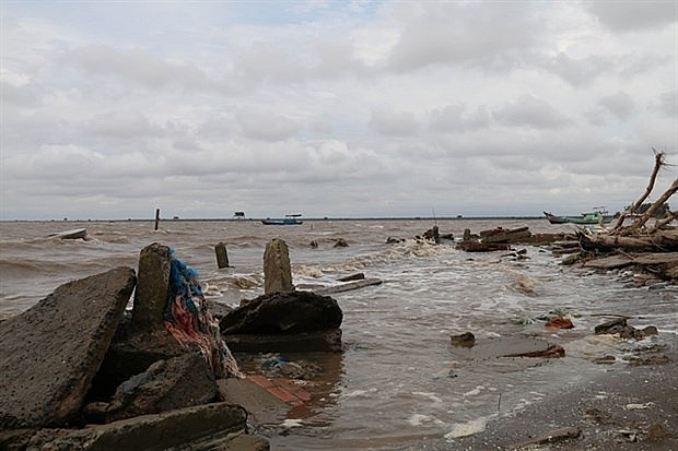 increasing erosion along rivers and canals threatens mekong delta province of tien giang