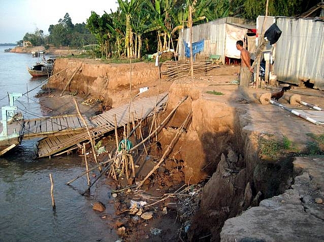 increasing erosion along rivers and canals threatens mekong delta province of tien giang