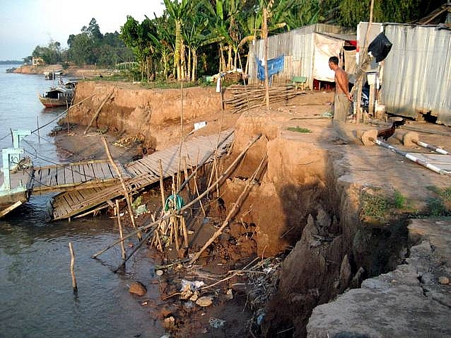 Increasing erosion along rivers and canals threatens Mekong Delta province of Tien Giang