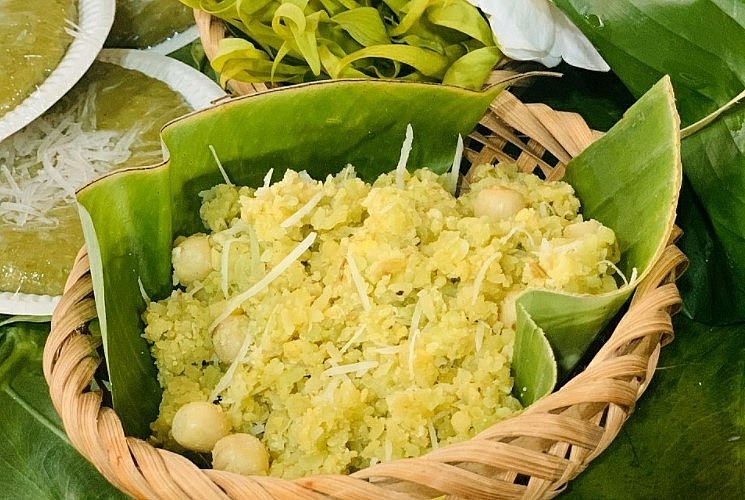 Me Tri Green Sticky Rice: A Specialty Of Autumn In Hanoi