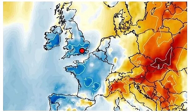 UK and europe weather forecast latest, november 6: temperatures plunge with maps showing most of the uk turning icy blue