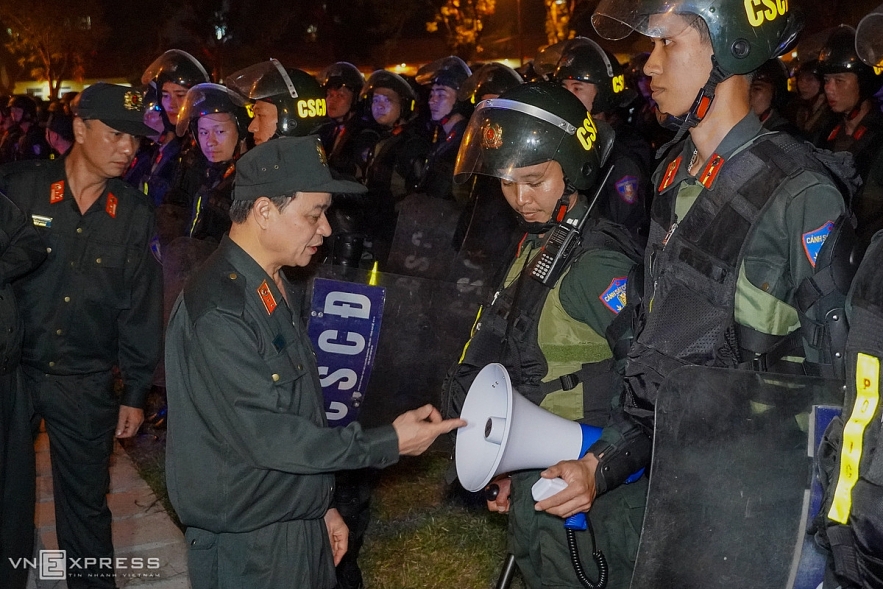 Special police force goes through the 37th ASEAN Summit rehearsal