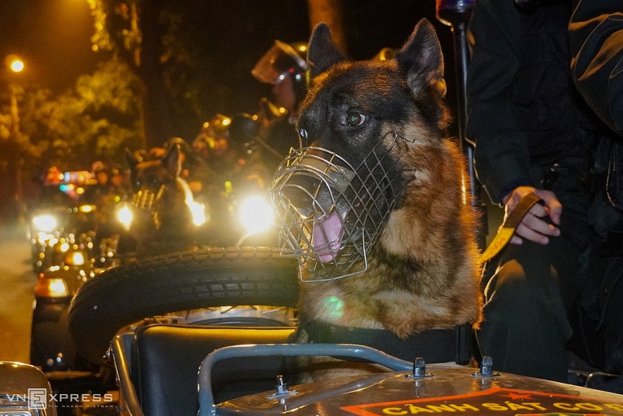 Special police force goes through the 37th ASEAN Summit rehearsal