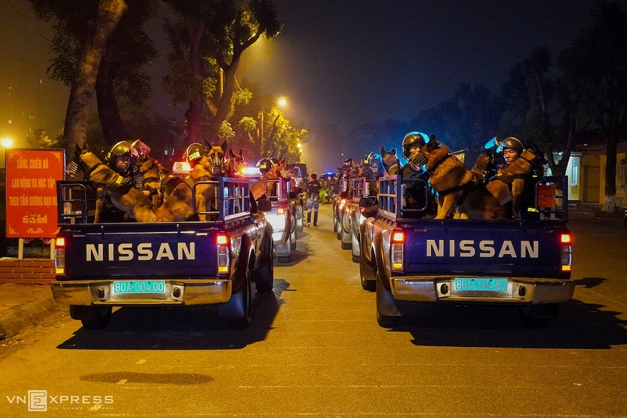 Special police force goes through the 37th ASEAN Summit rehearsal