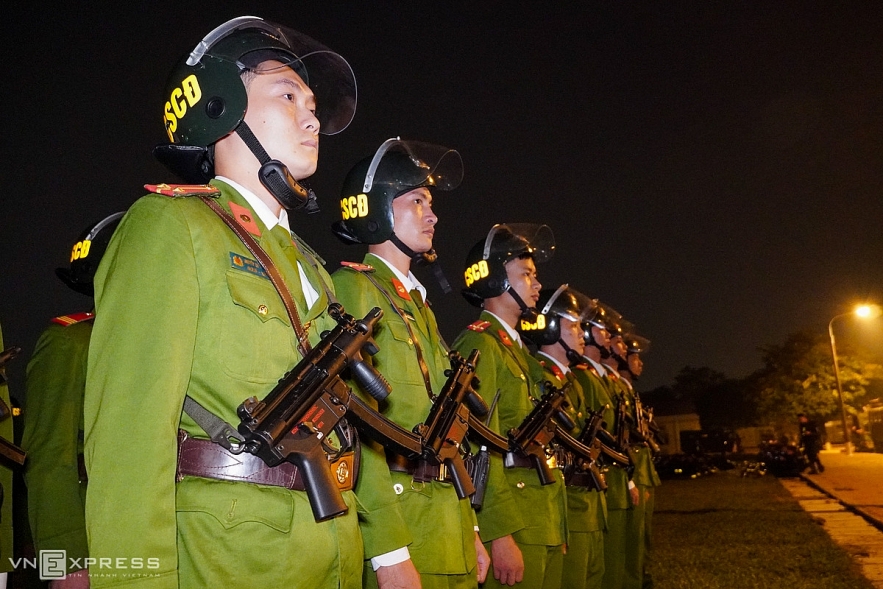 Special police force goes through the 37th ASEAN Summit rehearsal