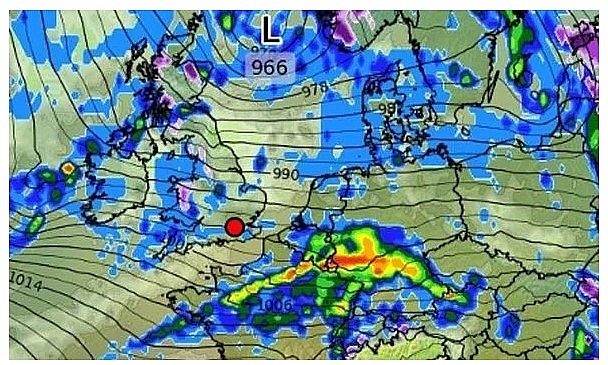 UK and Europe weather forecast latest, November 19: Heavy downpours covering Europe as temperatures plunge