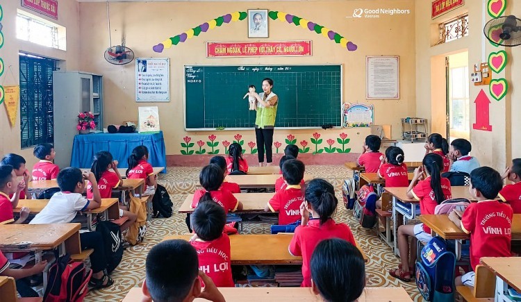 teaching youngsters self defense in tuyen quang gni