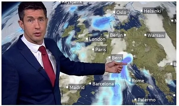 UK and Europe weather forecast latest, December 6: Weather maps turn blue with freezing temperatures leading snow