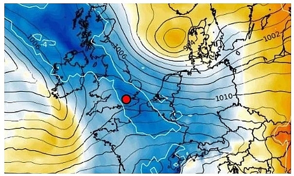 UK and Europe weather forecast latest, December 12: Strong winds and outbreaks of rain cover the UK