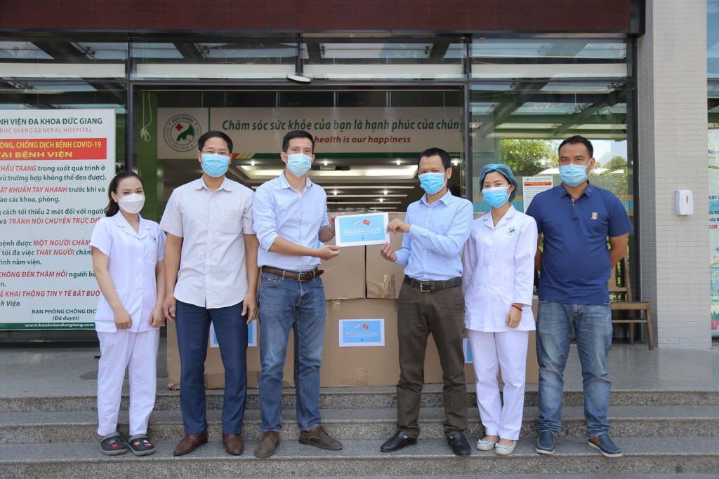 embassy of israel in vietnam donates 10000 face masks to duc giang general hospital