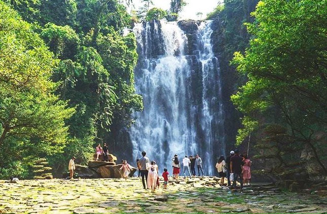 Tourists Get Lost in the Unique, Wild Beauty of Di Linh Plateau