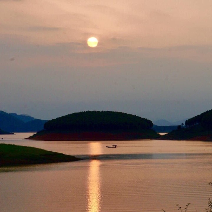 Spectacular Thac Ba Lake Hidden in the Northwestern Wood