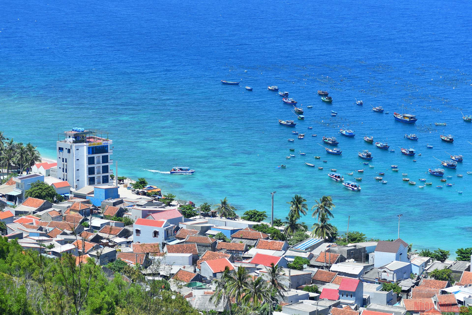 cu lao xanh a blue lagoon of vietnam