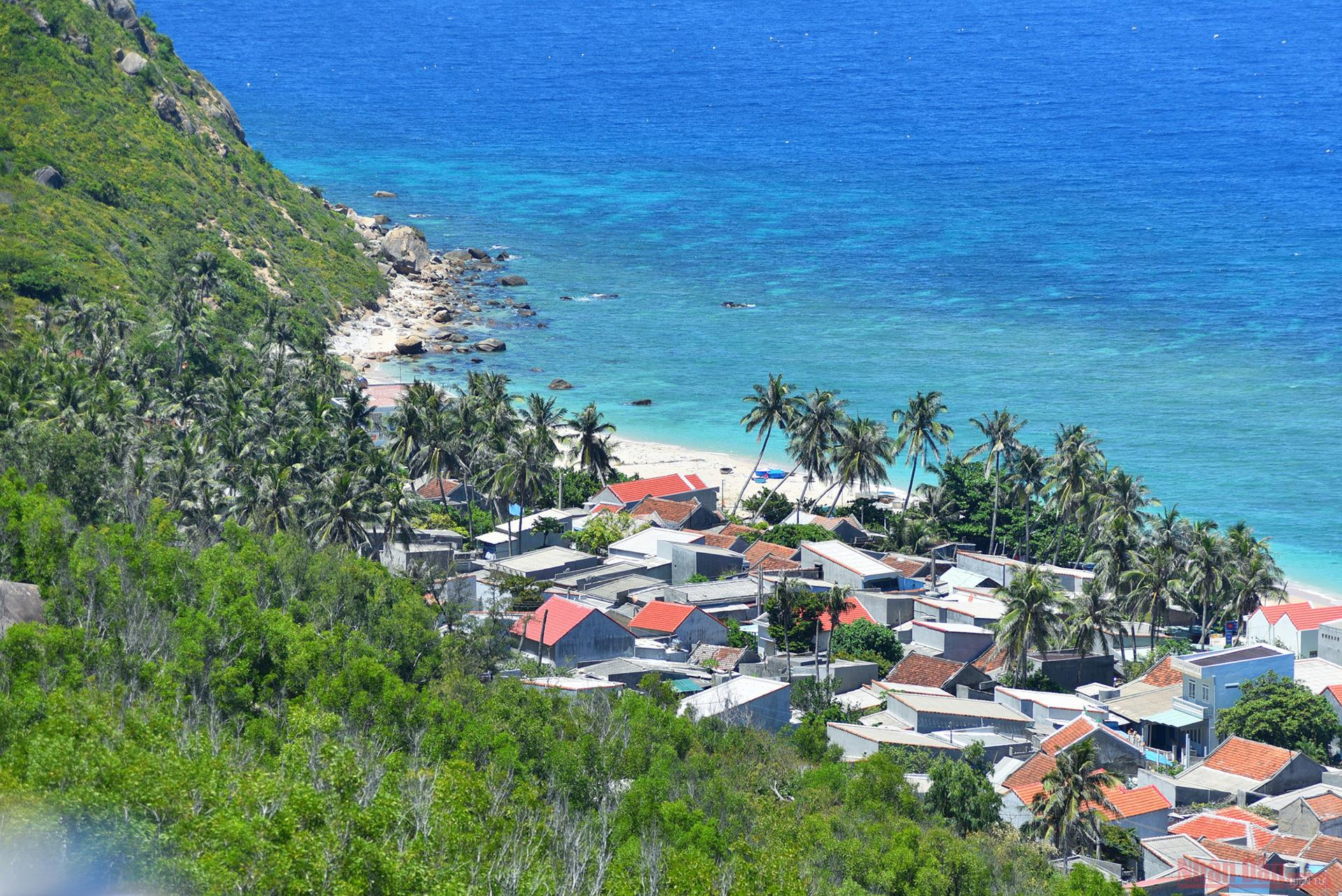 cu lao xanh a blue lagoon of vietnam