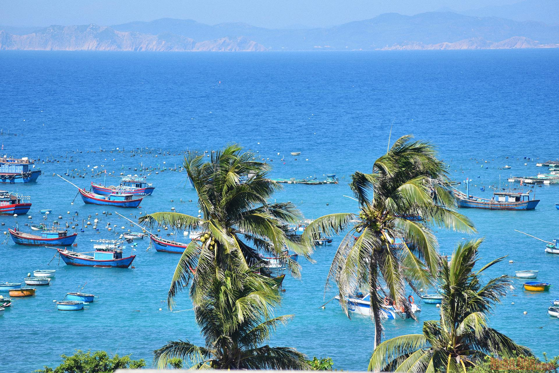 cu lao xanh a blue lagoon of vietnam