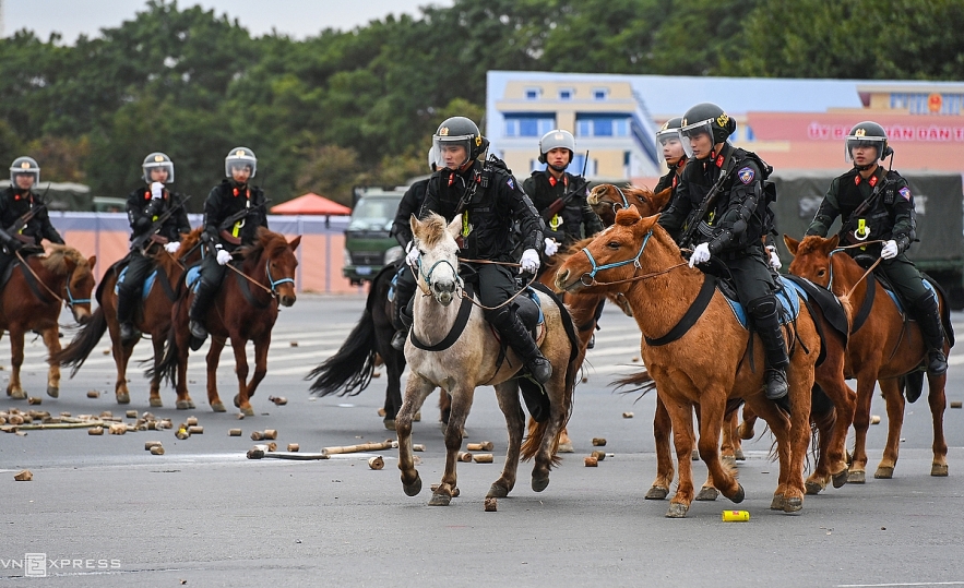 Vietnam's cavalry mobile police force first rehearses against protesters