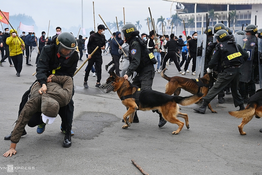 Vietnam's cavalry mobile police force first rehearses against protesters