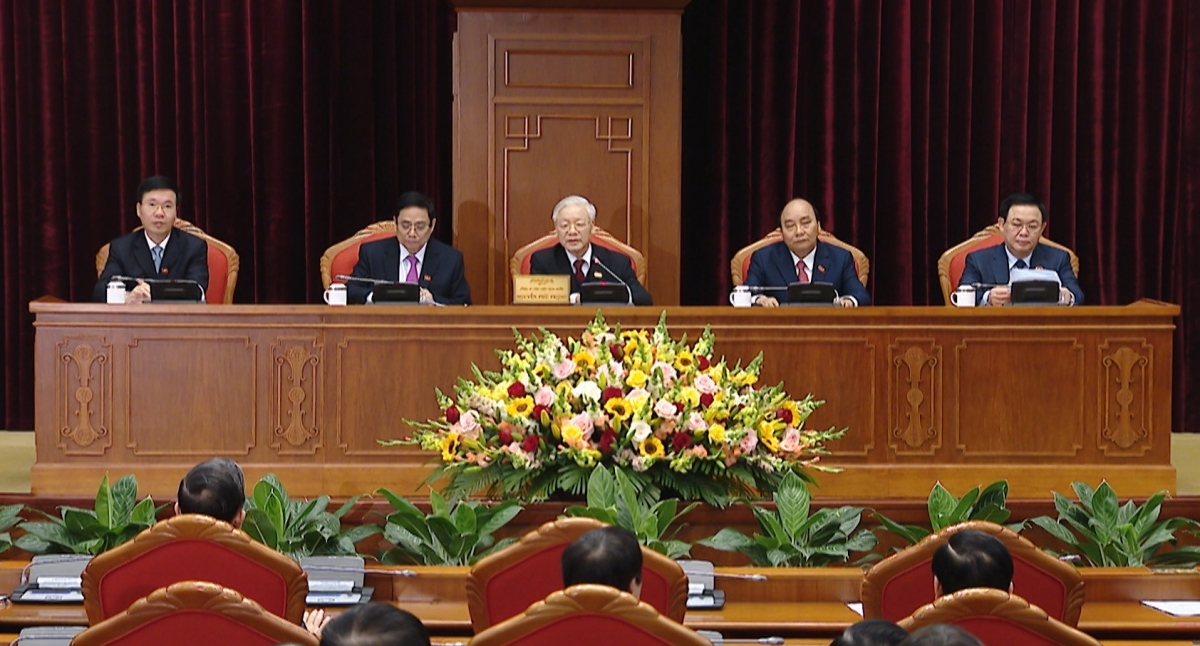 13th-tenure Politburo of 18 members elected