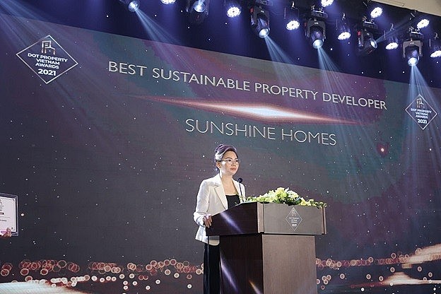 Ms. Do Thi Dinh, CEO of Sunshine Homes, delivered a speech at the event. 