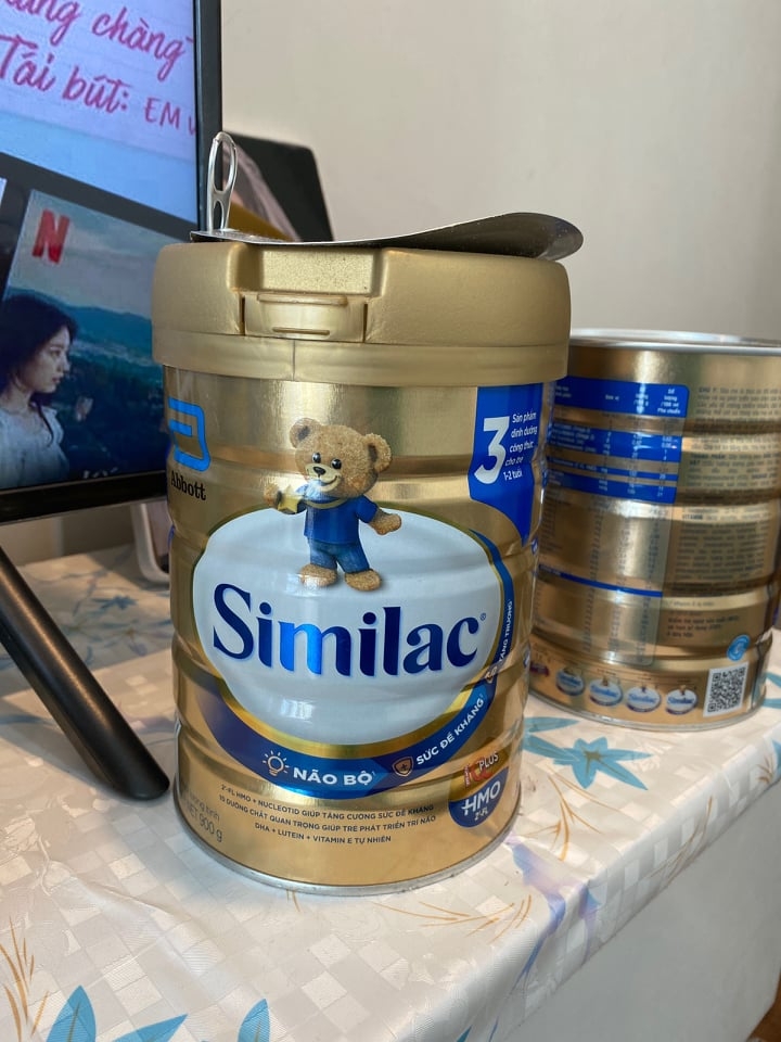 Similac formula (Abbott milk) in Vietnam found curdled and changed color