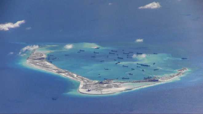 Philippines sends fighter aircraft over Chinese vessels in Bien Dong Sea (South China Sea)