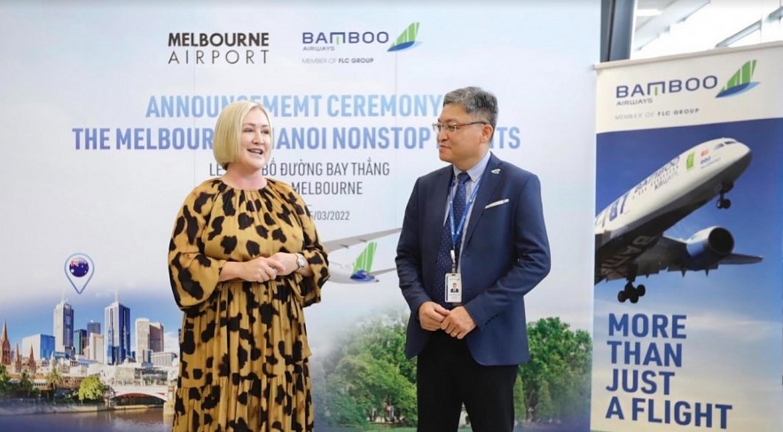 Melbourne Airport Chief of Aviation Lorie Argus and Bamboo Airways’ Deputy General Director Truong Phuong Thanh at the Annoucement Ceremony