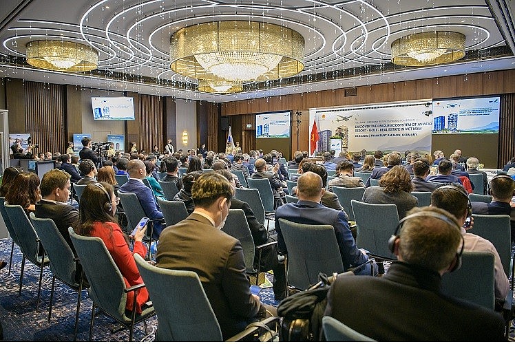 : The event withnessed the attendance of nearly 300 senior leaders, investors, financial institutions, investment funds and businesses, press and media agencies from Germany, Vietnam and many other countries.