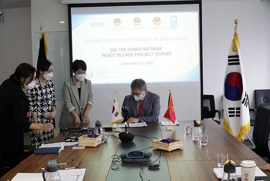 KOICA and Central Provinces Renewed Cooperation in Mine Action and Rural Development