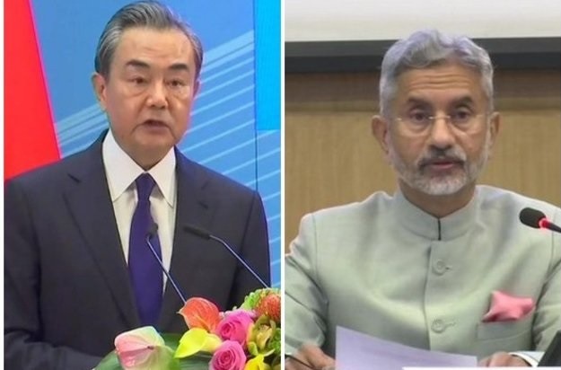 Chinese Foreign Minister Arrives in India For Talks