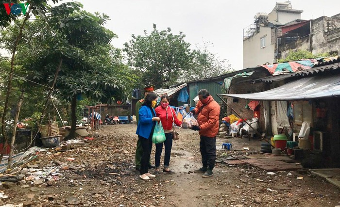 migrants stay afloat in hanoi never left behind amid terrible covid 19 pandemic