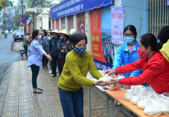 migrants stay afloat in hanoi never left behind amid terrible covid 19 pandemic