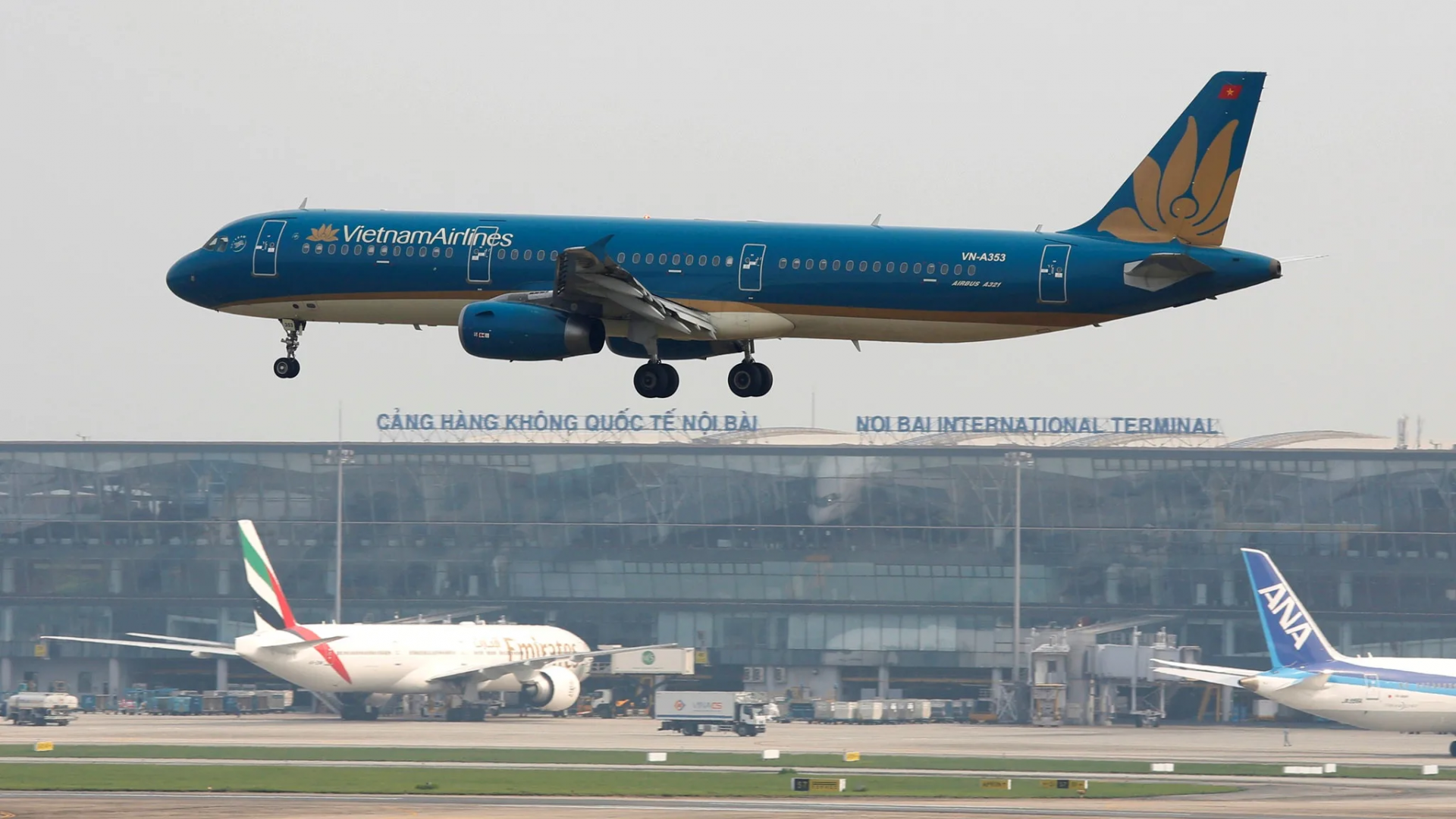 vietnam airlines sells its 49 interest in state run cambodia angkor air as service cuts