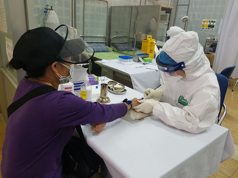 rapid covid 19 tests conducted to hanoi wholesale markets