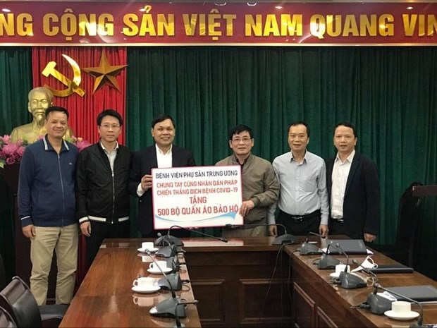 the national hospital of obstetrics and gynecology nhog donated 500 medical protective suits to vietnam france friendship association