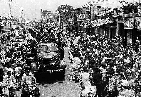 vietnams memorable pictures of the south liberation day on april 30 1975