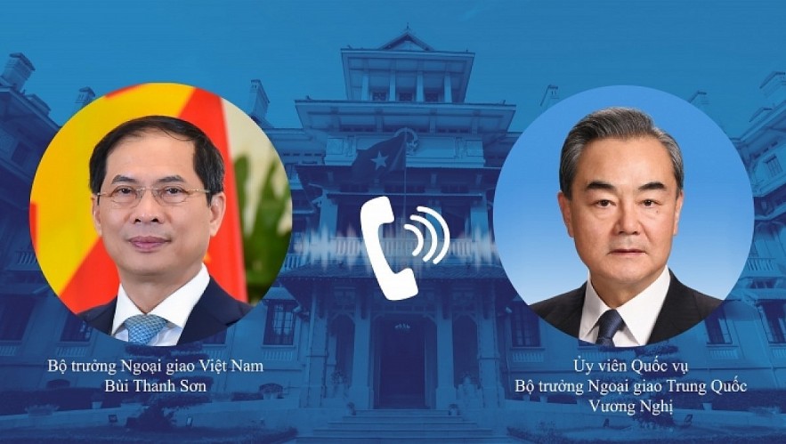 Foreign Minister Bui Thanh Son holds telephone talks with his Chinese counterpart Wang Yi.