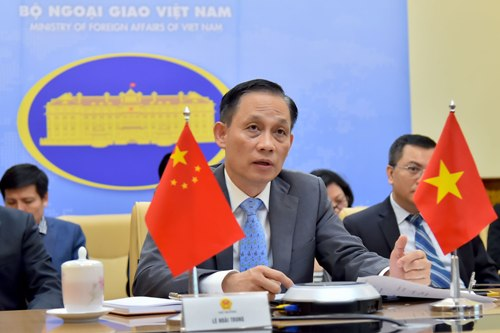 VN, China discuss ways to foster bilateral cooperation amid COVID-19 pandemic