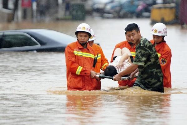 Massive flooding in south China, Three Gorges (Sanxia) Dam at risk of collapse any time