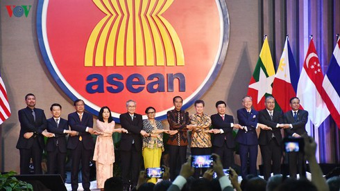 vietnam devotes itself continuously to aseans growth