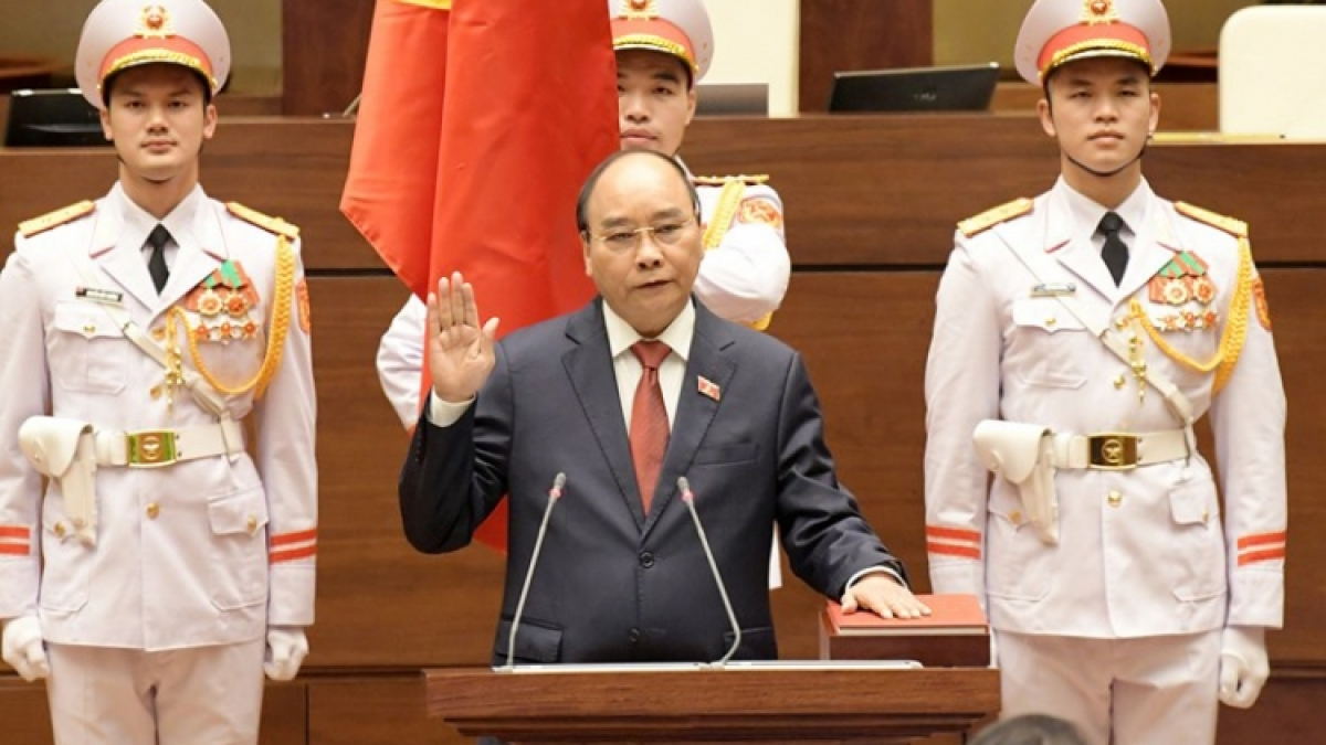 Nguyen Xuan Phuc Takes Oath of Office as State President of Vietnam