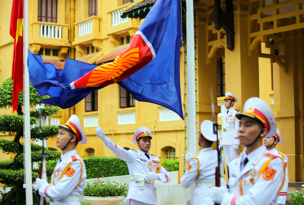 asean flag hoisting ceremony in hanoi marks the 53rd founding anniversary