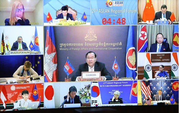 AMM 53: Cambodia reiterates stance for peaceful solution on Bien Dong Sea issue